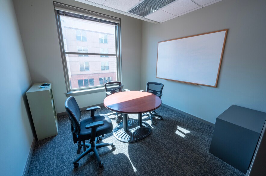 More Photos Of 221-277 SW Pine St, Portland Office For Sale