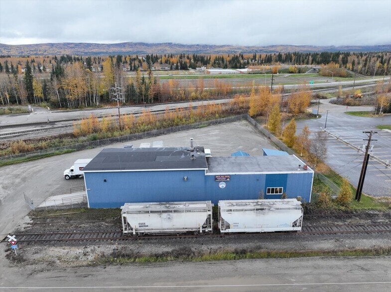 More Photos Of 1502 Minnie St, Fairbanks Industrial For Sale
