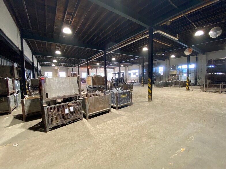 More Photos Of 501 Robb St, McKees Rocks Warehouse For Sale