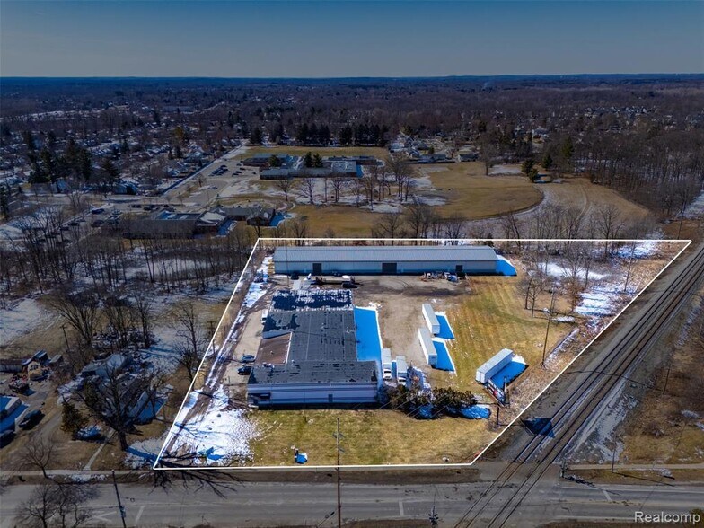 More Photos Of 415 N Lafayette St, South Lyon Warehouse For Sale