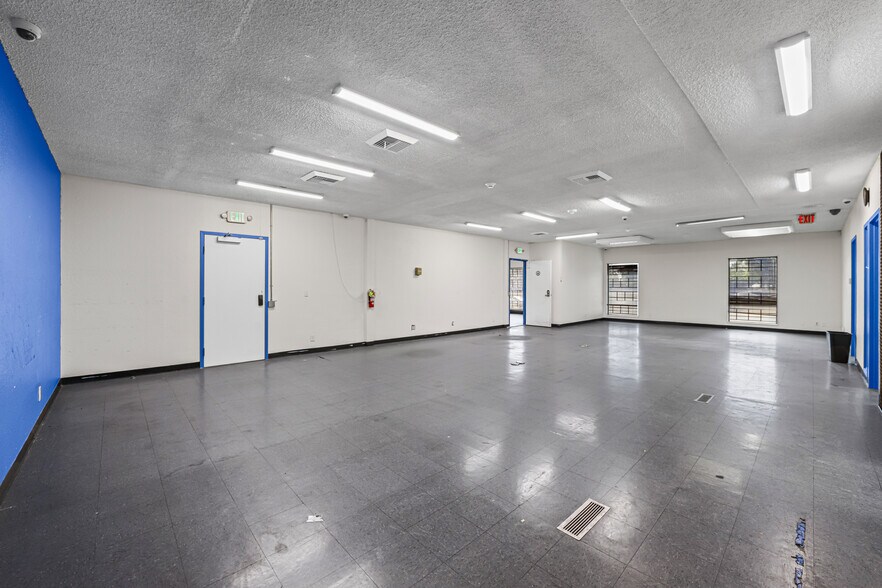 More Photos Of 300 Pendleton Way, Oakland Office For Sale