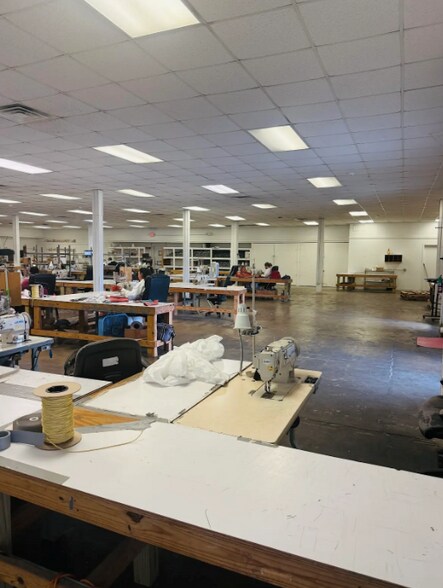 More Photos Of 1050 Detroit Ave, Nederland Distribution For Lease