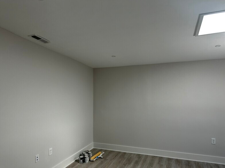 More Photos Of 1233 Ben Sawyer Blvd, Mount Pleasant Office For Lease