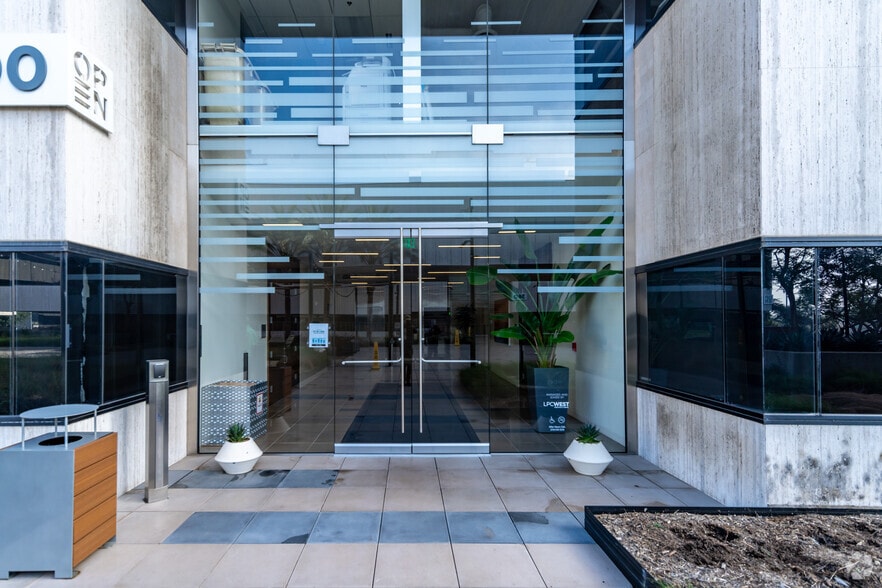 More Photos Of 300 N Pacific Coast Hwy, El Segundo Unknown For Lease