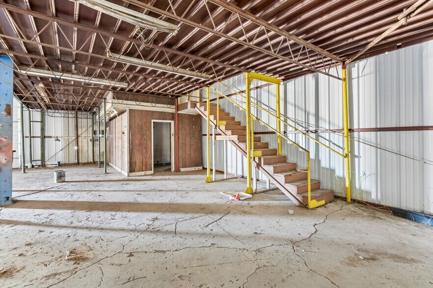 More Photos Of 11113 S Sunnylane Rd, Oklahoma City Warehouse For Sale