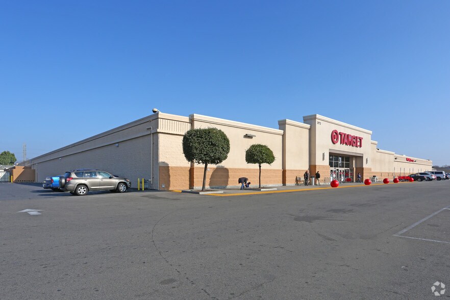 More Photos Of 3109-3285 E Shields Ave, Fresno Unknown For Lease