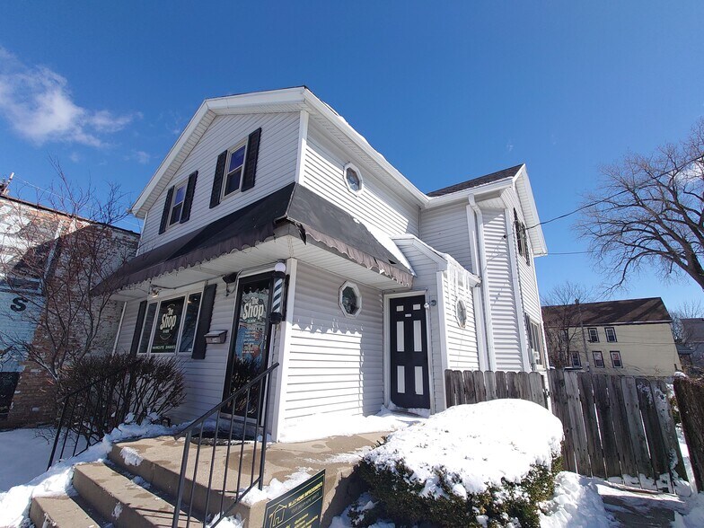 Primary Photo Of 2340 Kinnickinnic Ave, Milwaukee Storefront Retail Residential For Sale