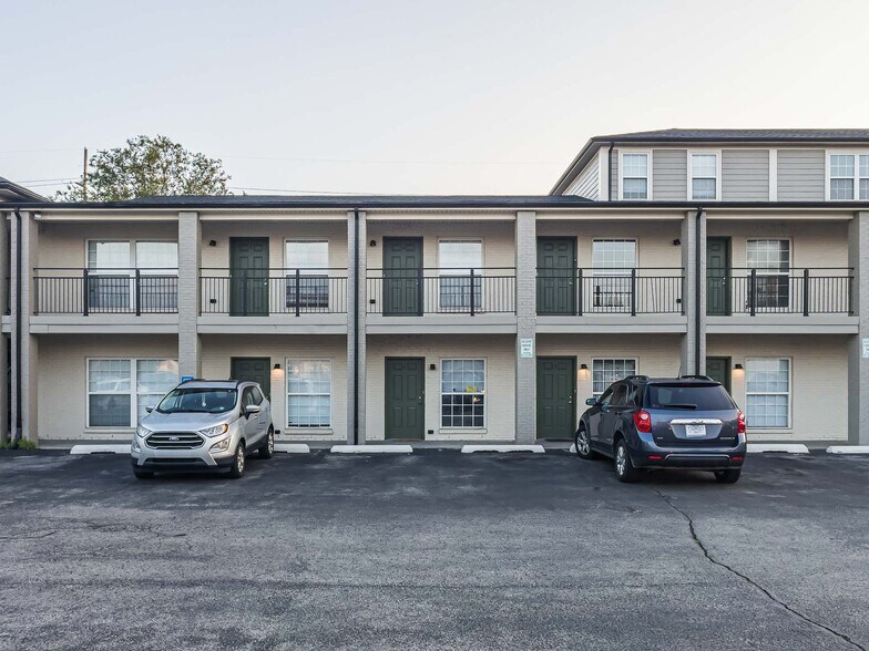 More Photos Of 124 W Chestnut St, Jeffersonville Apartments For Sale