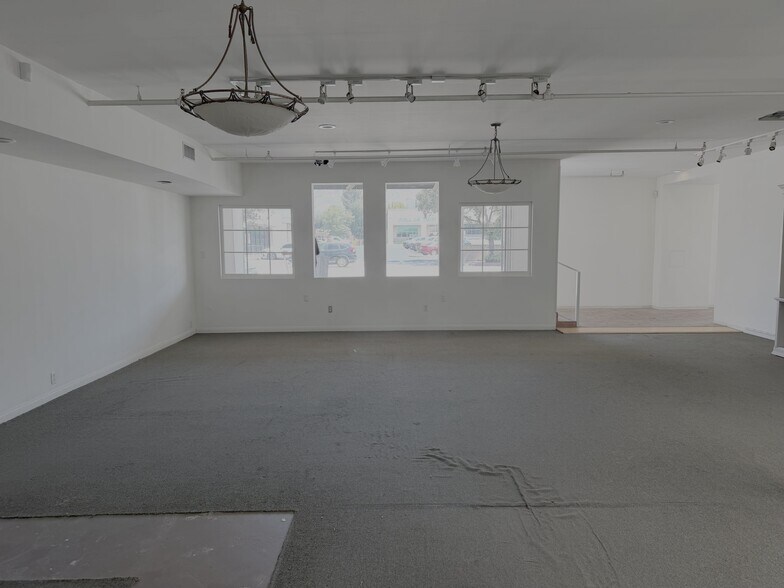 More Photos Of 122-130 E Foothill Blvd, Arcadia Freestanding For Lease