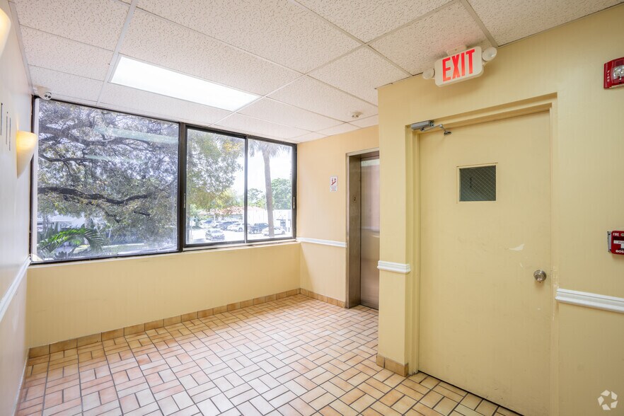 More Photos Of 951 S Le Jeune Rd, Coral Gables Medical For Sale