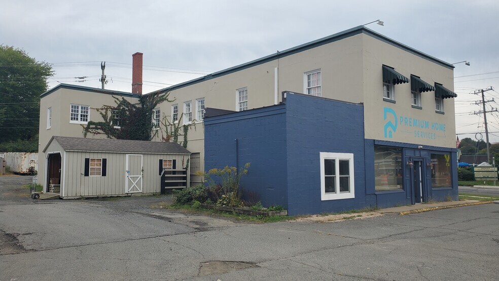 More Photos Of 5 Broadview Ave, Warrenton Freestanding For Lease