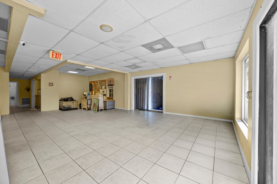 More Photos Of 3085 2nd Ave N, Palm Springs Freestanding For Sale