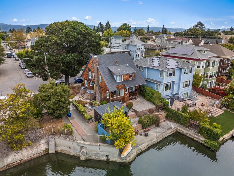More Photos Of 2000 Clinton Ave, Alameda Apartments For Sale