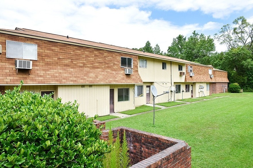 More Photos Of 901 Corona Dr, Orangeburg Apartments For Sale