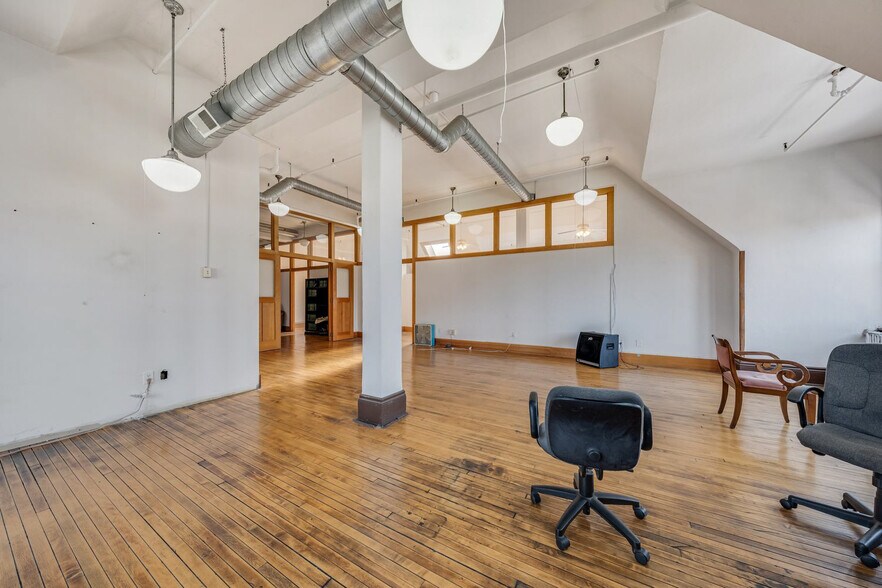 More Photos Of 4403 St Clair Ave, Cleveland Coworking Space
