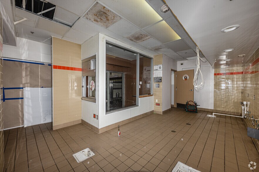 More Photos Of 701 W 7th St, Los Angeles Apartments For Lease