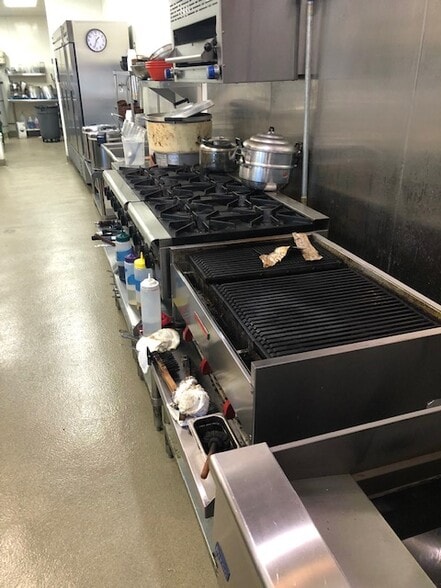 More Photos Of 3370-3400 S Bristol St, Santa Ana Freestanding For Lease