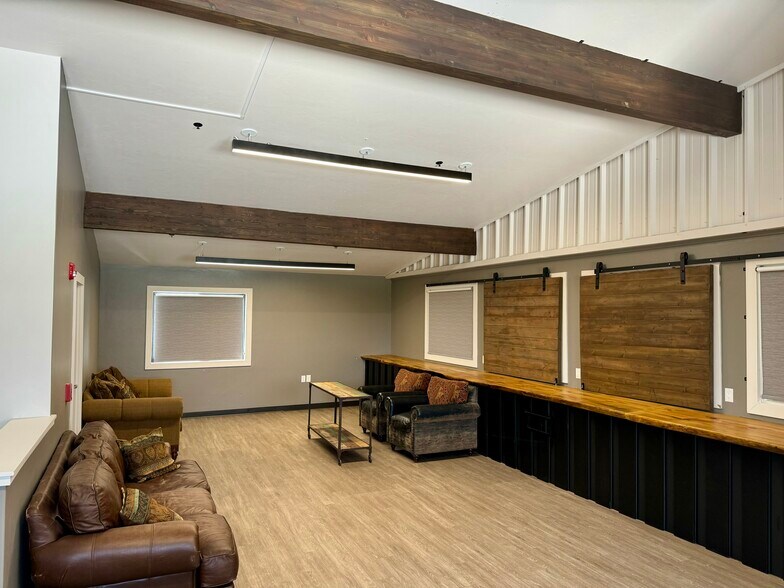 More Photos Of 218 Sportsman Ln, Bigfork Office For Lease