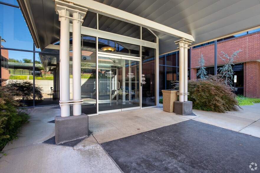 More Photos Of 6660 S Sheridan Rd, Tulsa Unknown For Lease