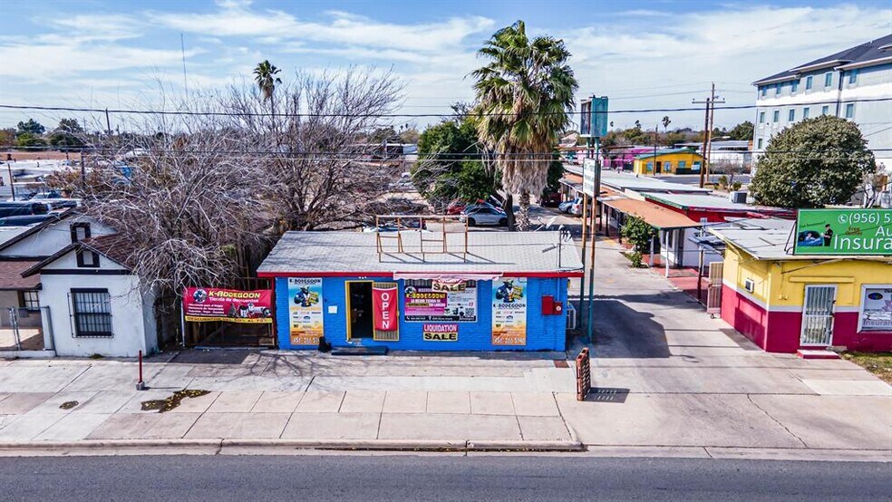 More Photos Of 3002 Santa Ursula Ave, Laredo General Retail For Sale