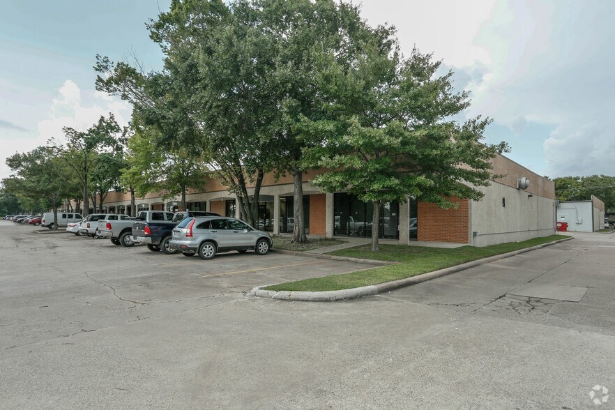More Photos Of 10801 Hammerly Blvd, Houston Unknown For Lease