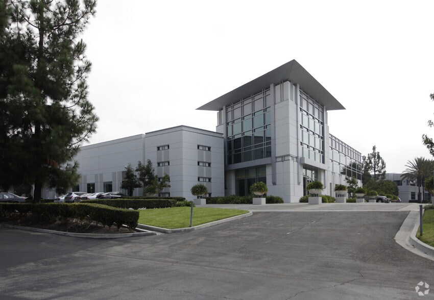 More Photos Of 15365 Barranca Pky, Irvine Light Manufacturing For Lease