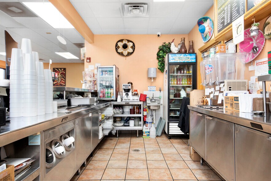 More Photos Of 1015 E Ogden Ave, Naperville Fast Food For Sale