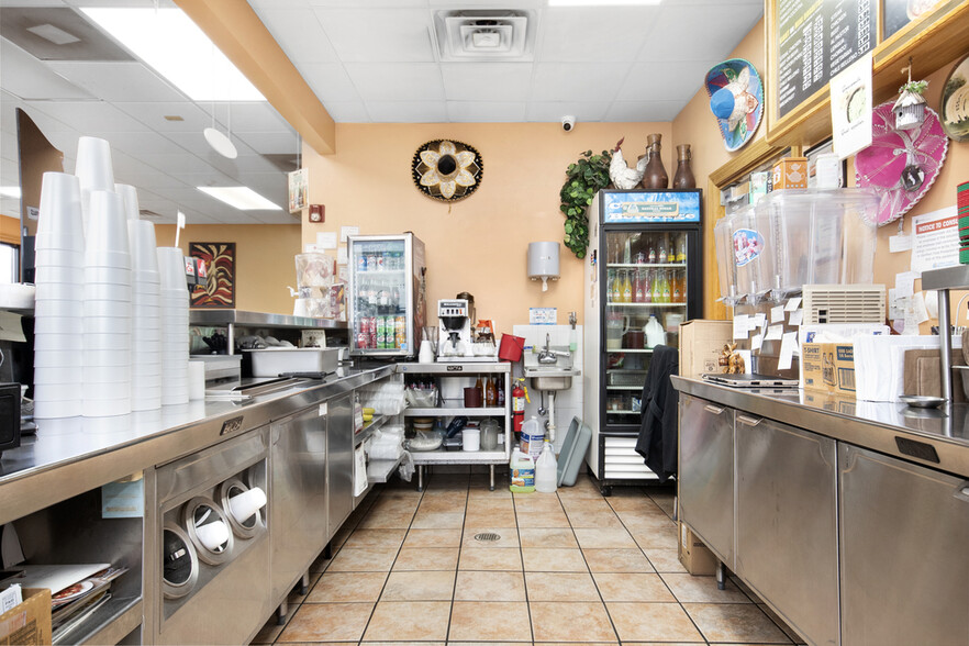 More Photos Of 1015 E Ogden Ave, Naperville Fast Food For Sale