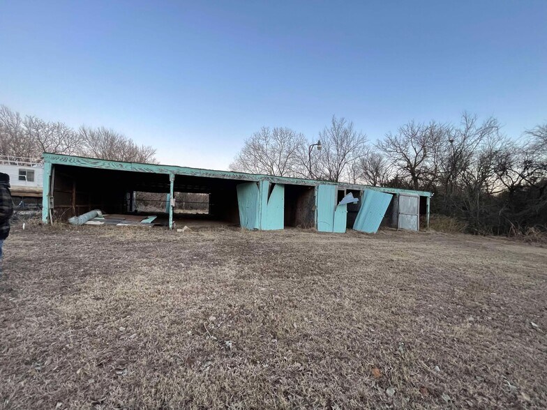 More Photos Of 10810 Alameda Dr, Norman Restaurant For Sale