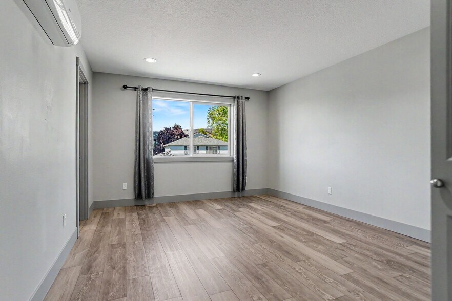 More Photos Of 1364 Northern Heights Loop, Keizer Multifamily For Sale