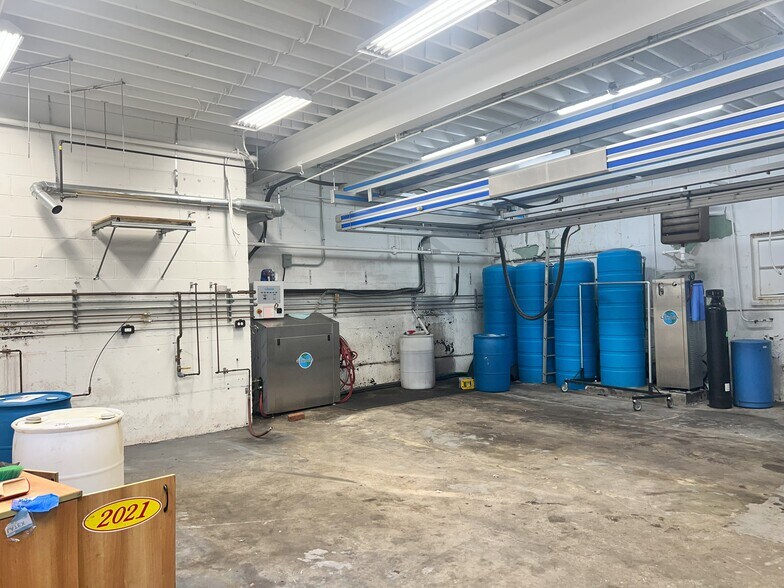 More Photos Of 1245 Central Park Ave, Yonkers Auto Dealership For Lease