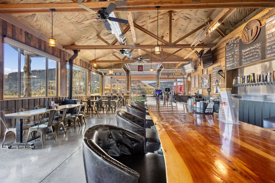 More Photos Of 13959 SW Commercial Loop Rd, Crooked River Ranch Restaurant For Sale