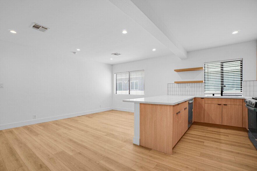 More Photos Of 12527 Cranbrook Ave, Hawthorne Apartments For Sale
