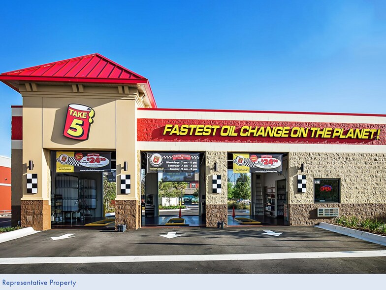 More Photos Of 31 W North Ave, Melrose Park General Retail For Sale