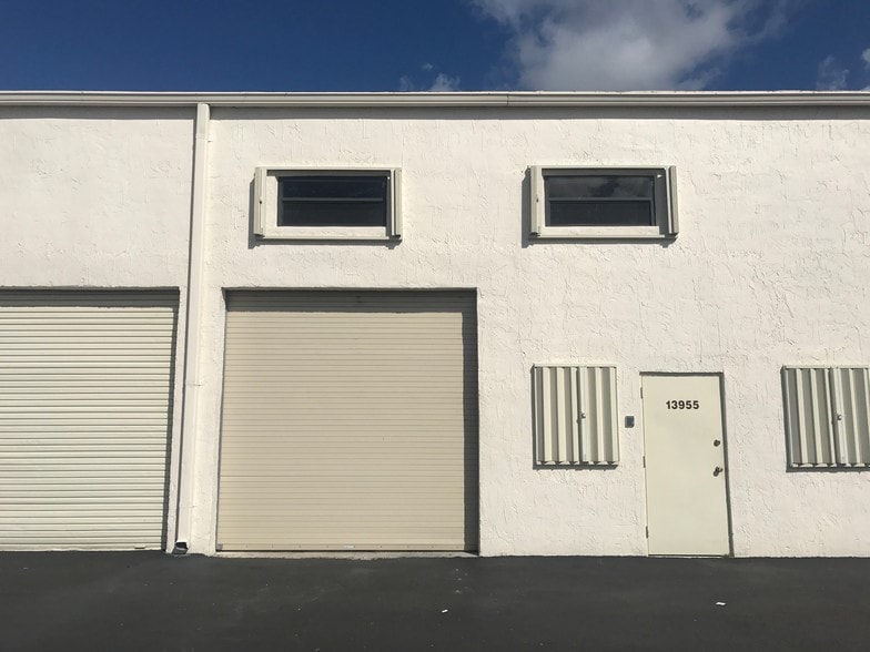 More Photos Of 13957 SW 140th St, Miami Warehouse For Lease