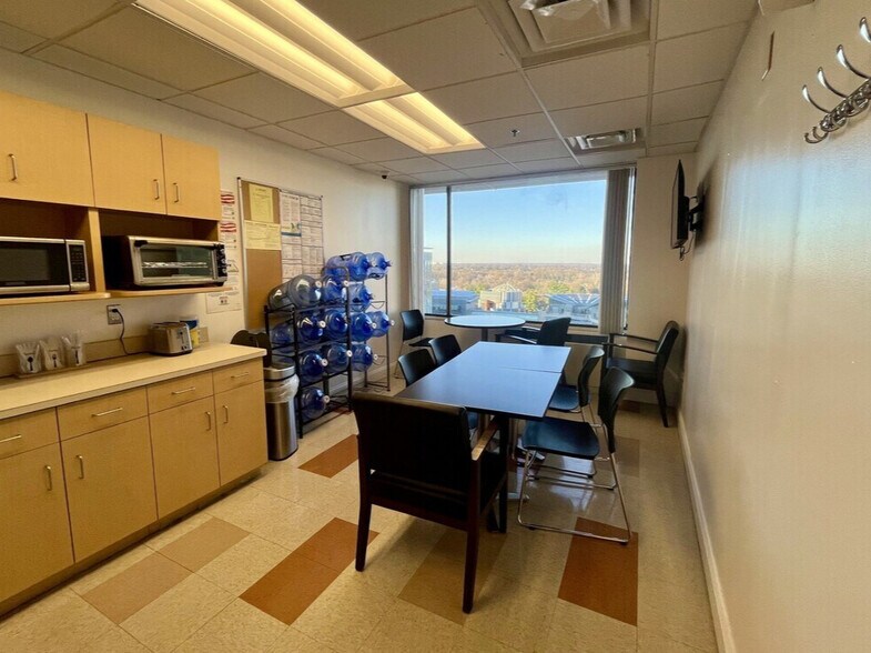 More Photos Of 8630 Fenton St, Silver Spring Office For Lease
