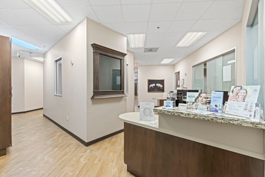 More Photos Of 7790 W Grand Pky, Richmond Medical For Lease