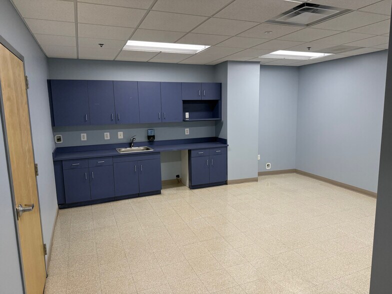 More Photos Of 1900 N Howard St, Baltimore Loft Creative Space For Lease