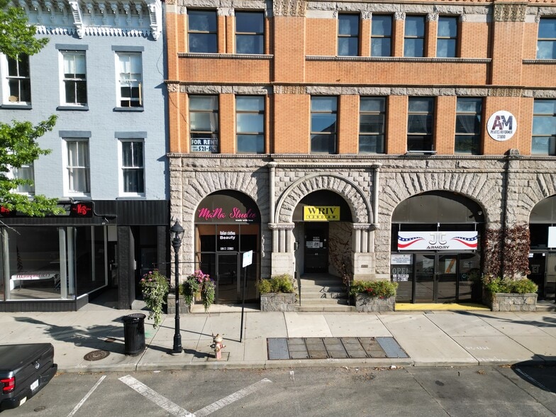More Photos Of 42 W Main St, Riverhead Storefront Retail Office For Lease