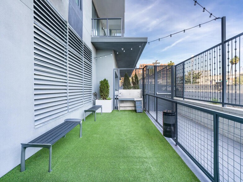 More Photos Of 6220 Selma Ave, Los Angeles Apartments For Lease