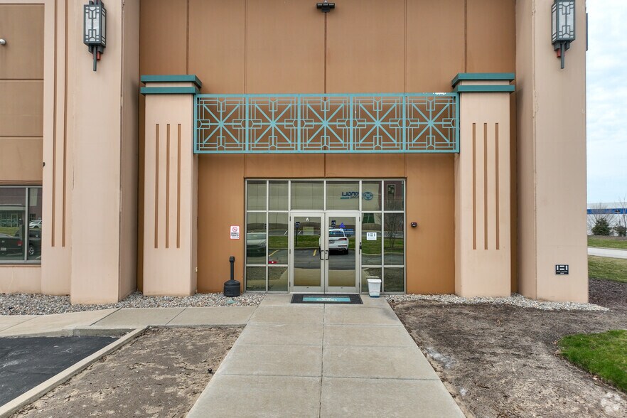 More Photos Of 6575 Daniel Burnham Dr, Portage Warehouse For Lease