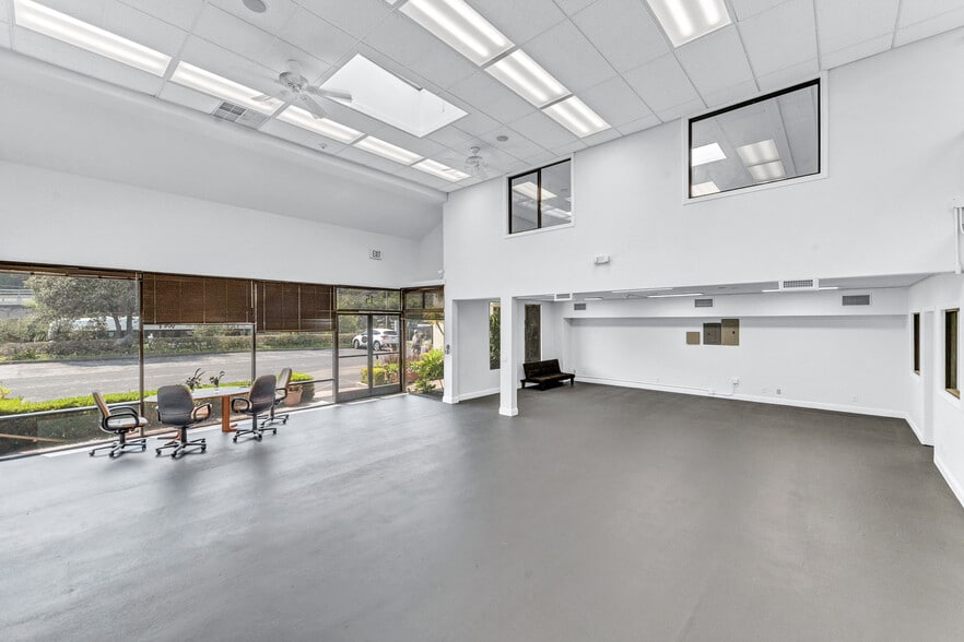 More Photos Of 1925 Francisco Blvd E, San Rafael Light Manufacturing For Lease