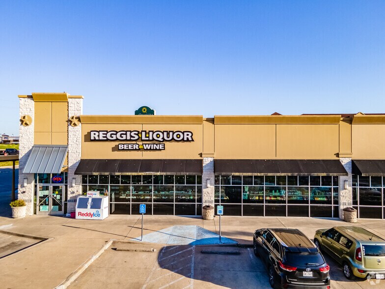 More Photos Of 2916 N US Highway 75, Sherman Storefront For Lease