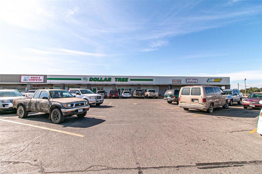 More Photos Of 1307-1403 Hillcrest Dr, Doniphan Storefront For Sale