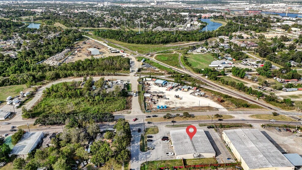 More Photos Of 7510 Lawndale St, Houston Warehouse For Sale
