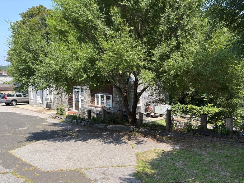 More Photos Of 125 Yantic Rd, Norwich Restaurant For Sale