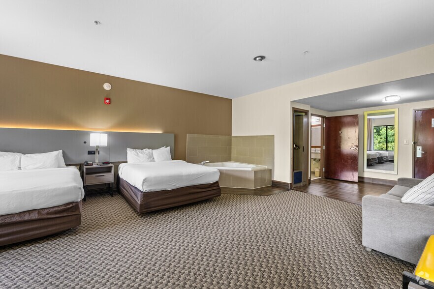 More Photos Of 215 Commerce Blvd, Midway Hotel For Sale