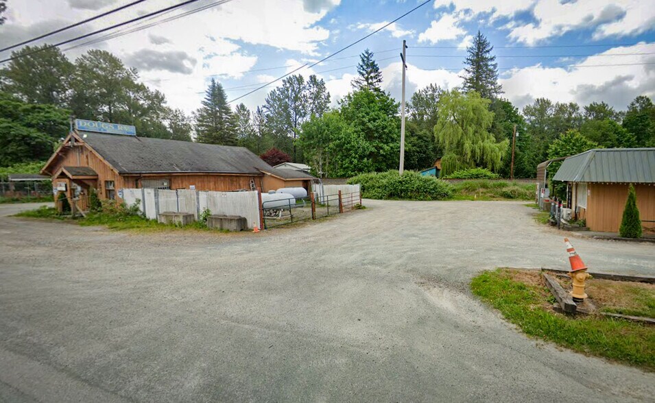 More Photos Of 36916 US 2, Sultan Bar For Sale