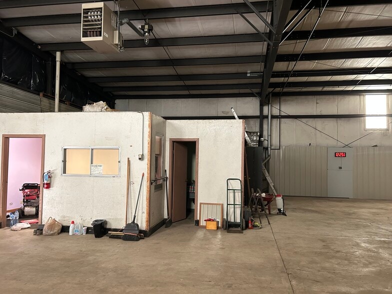 More Photos Of 3008 Louis Sherman Dr, Steger Warehouse For Sale