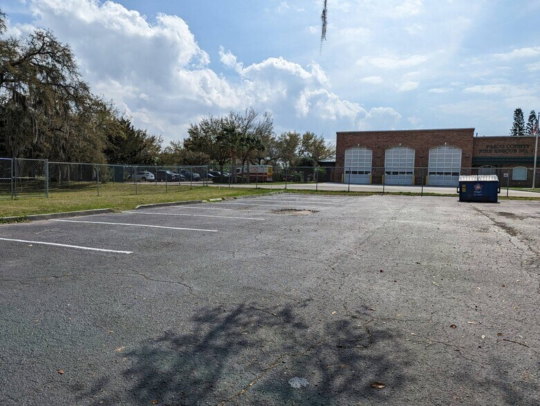 More Photos Of 6710 Embassy Blvd, Port Richey Medical For Lease